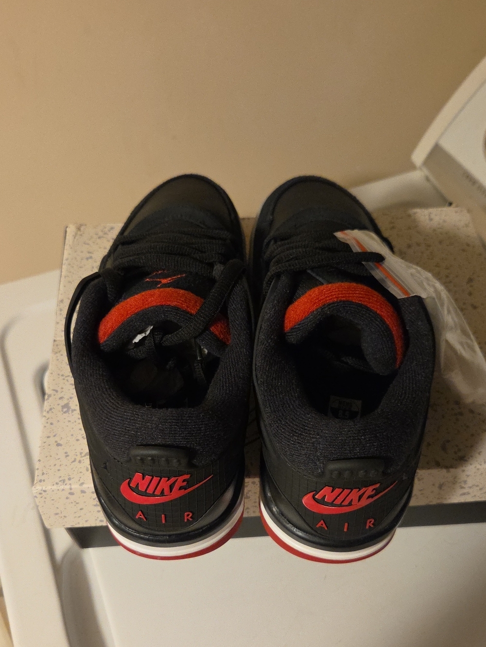Nike Air JORDAN. 4RM Black /Varsity RED/WOLF Grey ...8.5m
